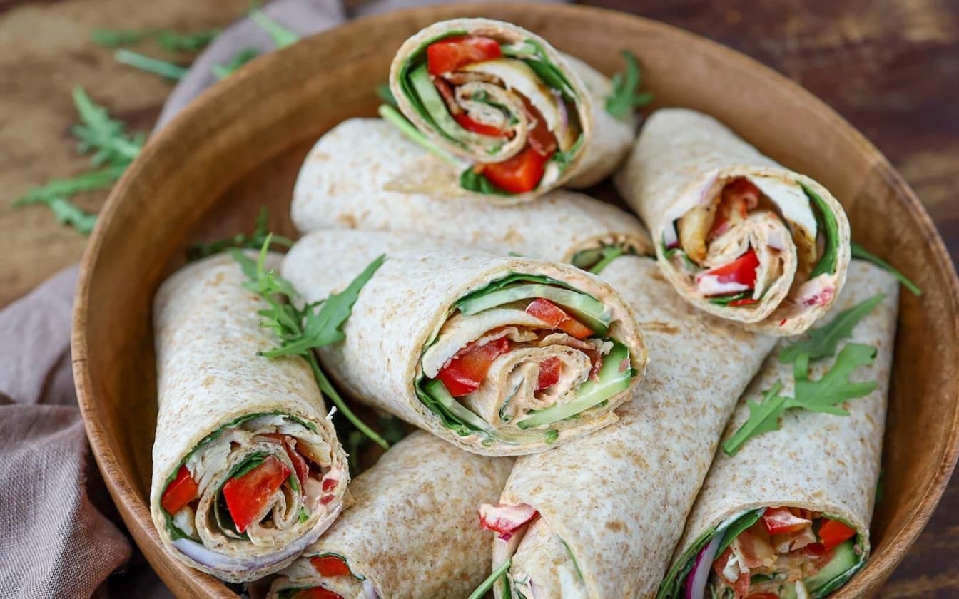 Kyllingwraps med ost og hvitløk – Würzige Hähnchen-Wraps mit Käse und Knoblauch